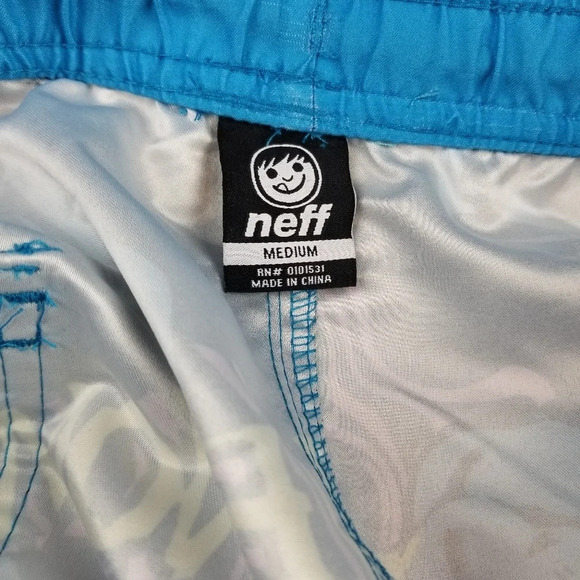 Marvel × Neff Venom Pint Board Shorts. - Picture 6 of 6